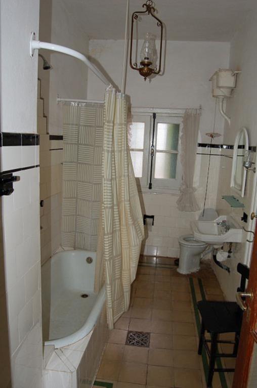 De Blasis Bienes Raices GRAN OPORTUNIDAD EN TANTI Excepcional inmueble en TANTI sobre la costa del Rio , Casco de Estancia — foto 13