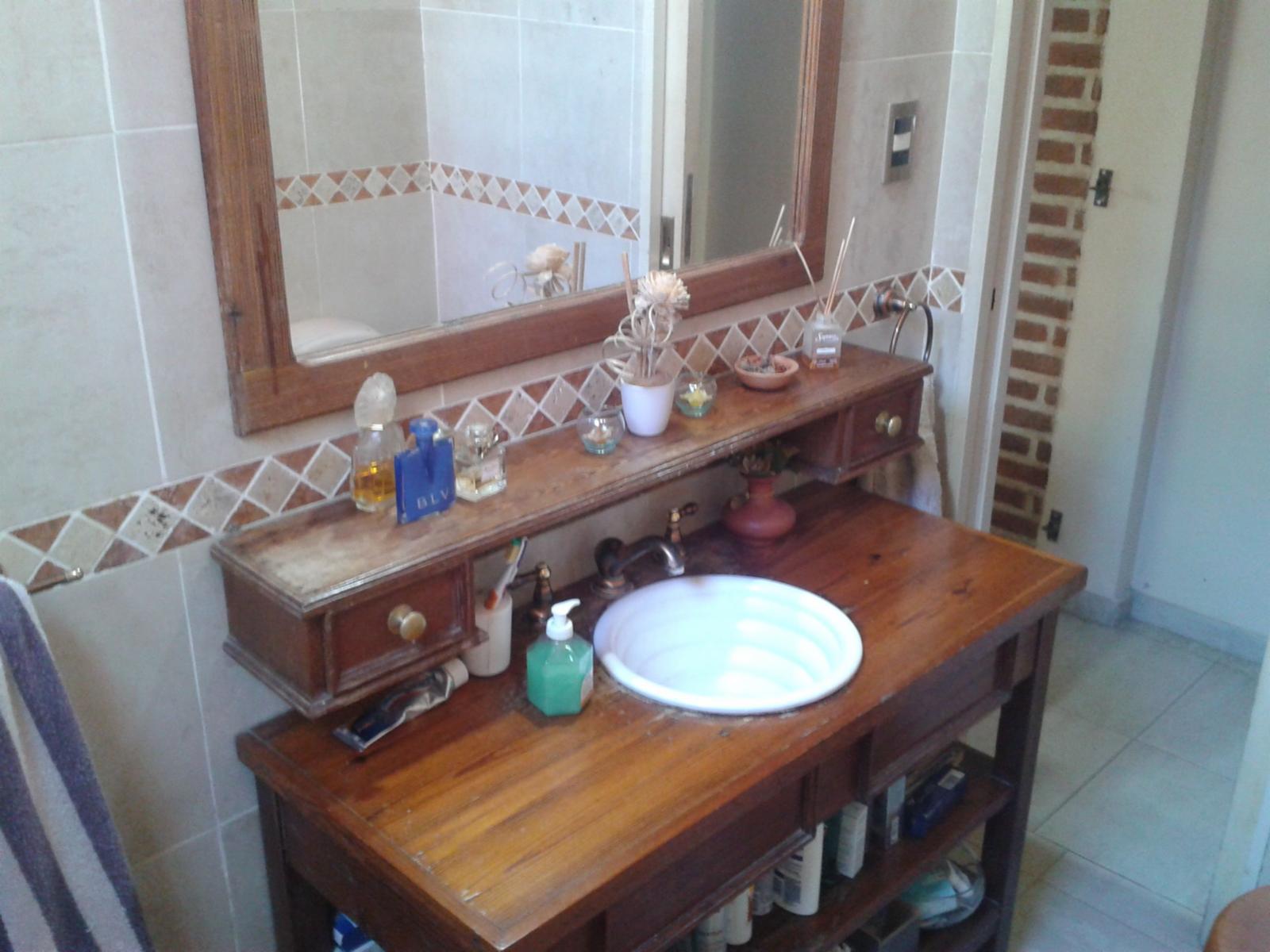 Venta de Casa quinta y 4 Duplex de 2 ambientes con cochera y patio en Parque Leloir — foto 3
