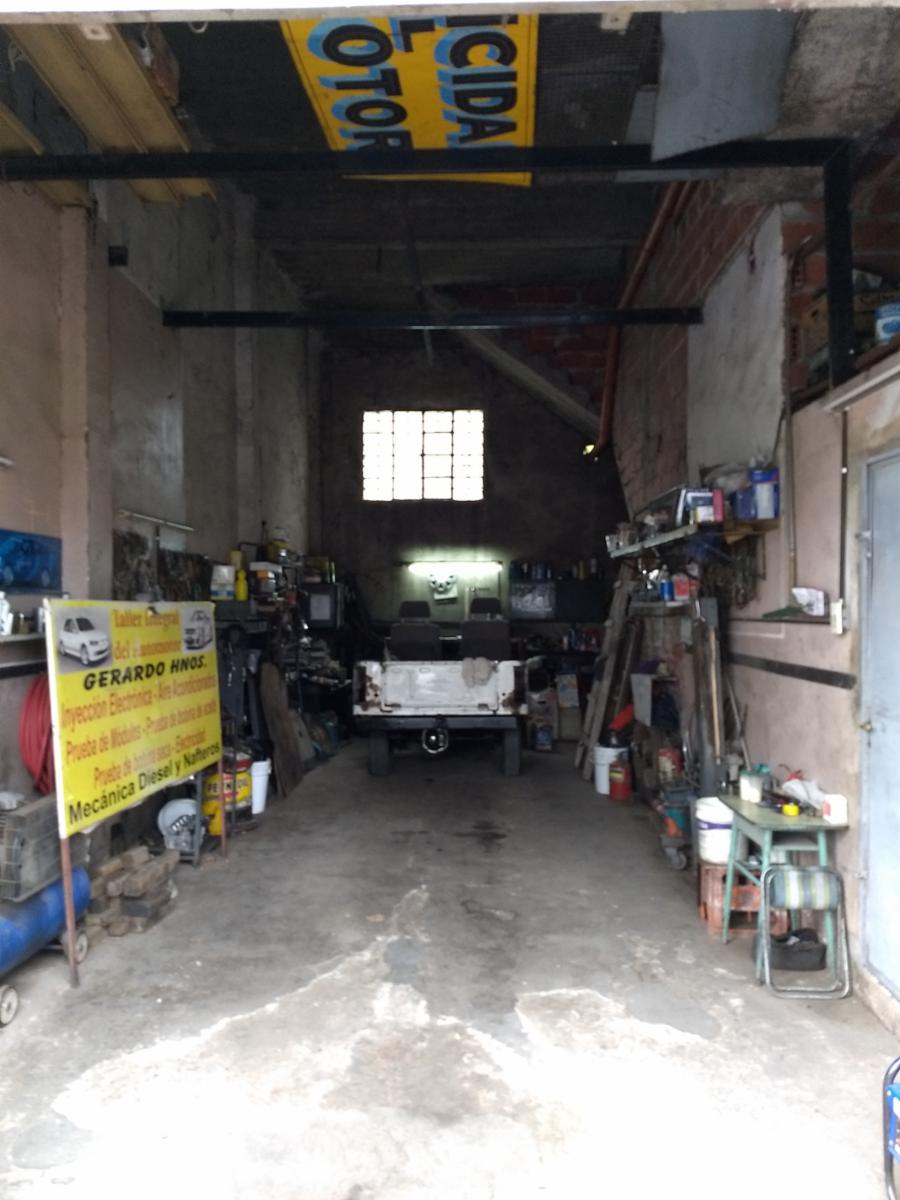 Venta en block de dos locales y cuatro departamentos González catán — foto 2