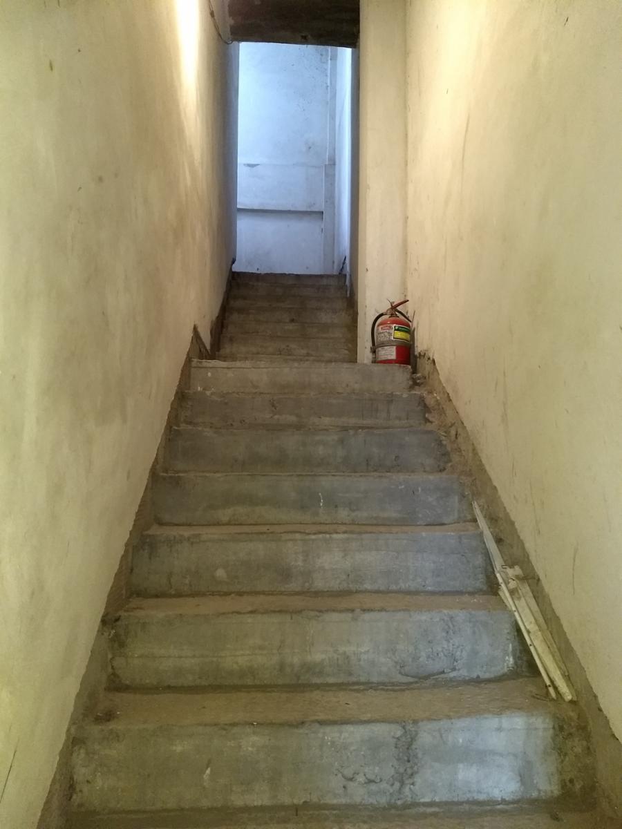 Venta en block de dos locales y cuatro departamentos González catán — foto 4
