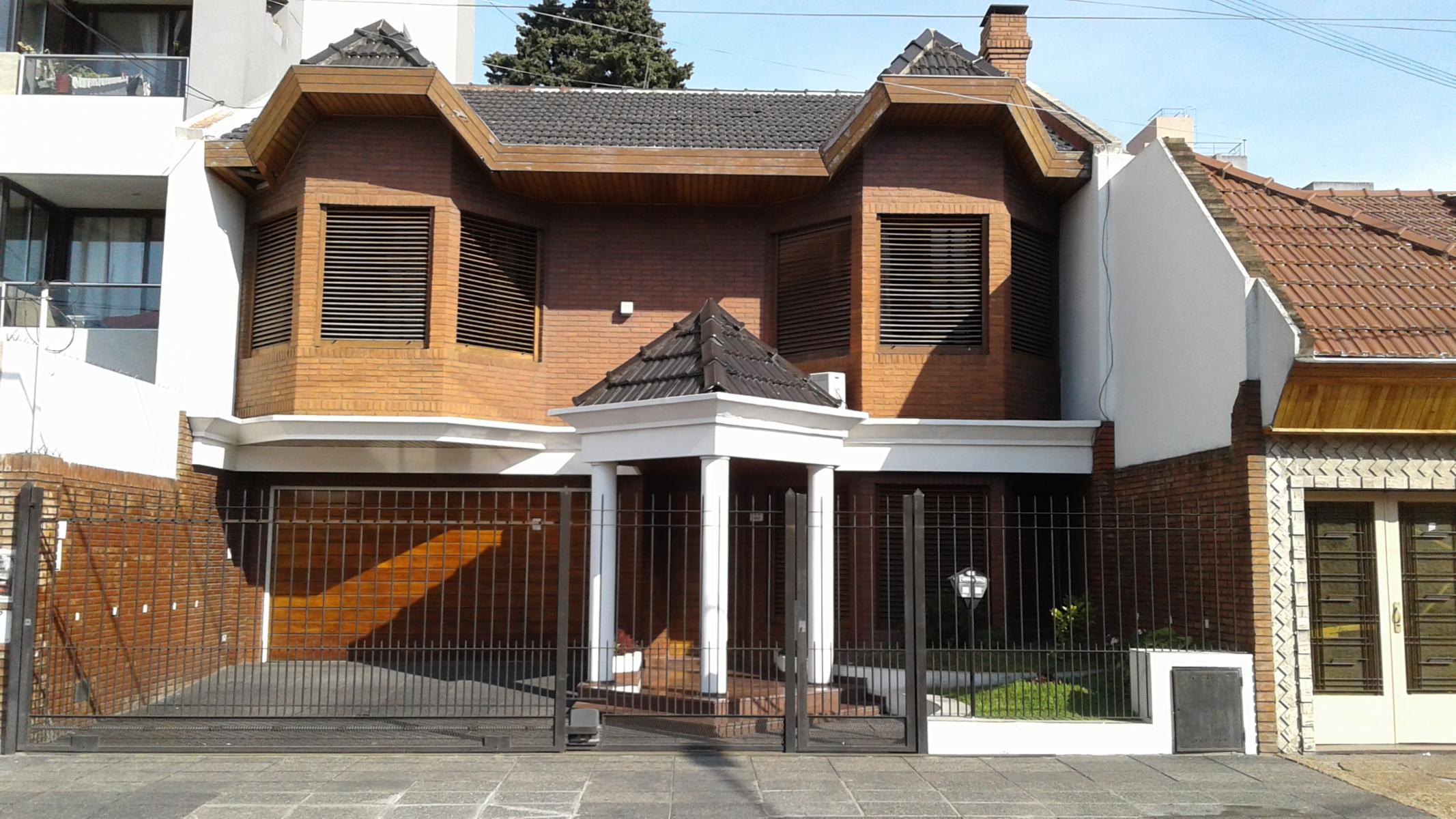 Venta de casa de 5 ambientes San Justo