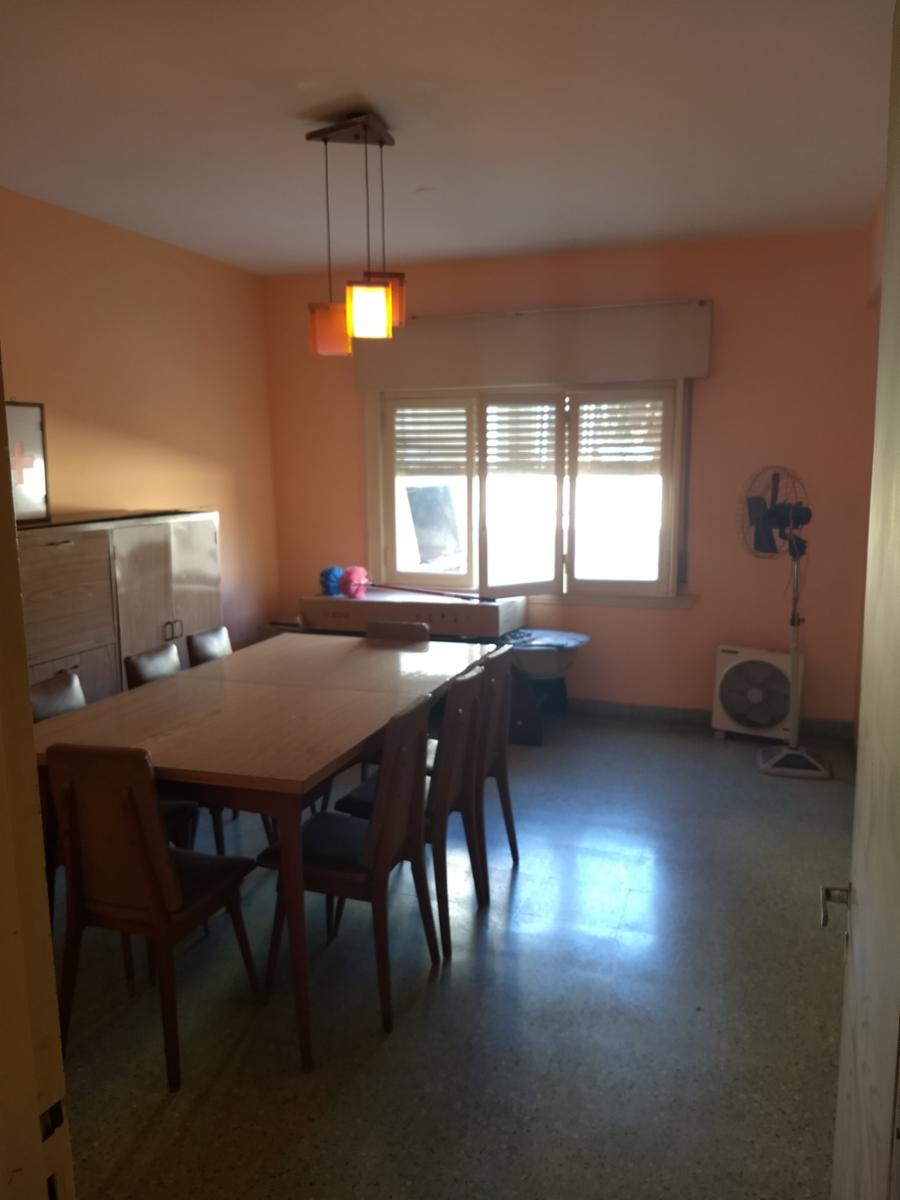 Venta de importante inmueble. Lote de 10 x 35. M2 totales 378. planta baja local grande con departamento de 4 ambientes en la planta alta. — foto 5