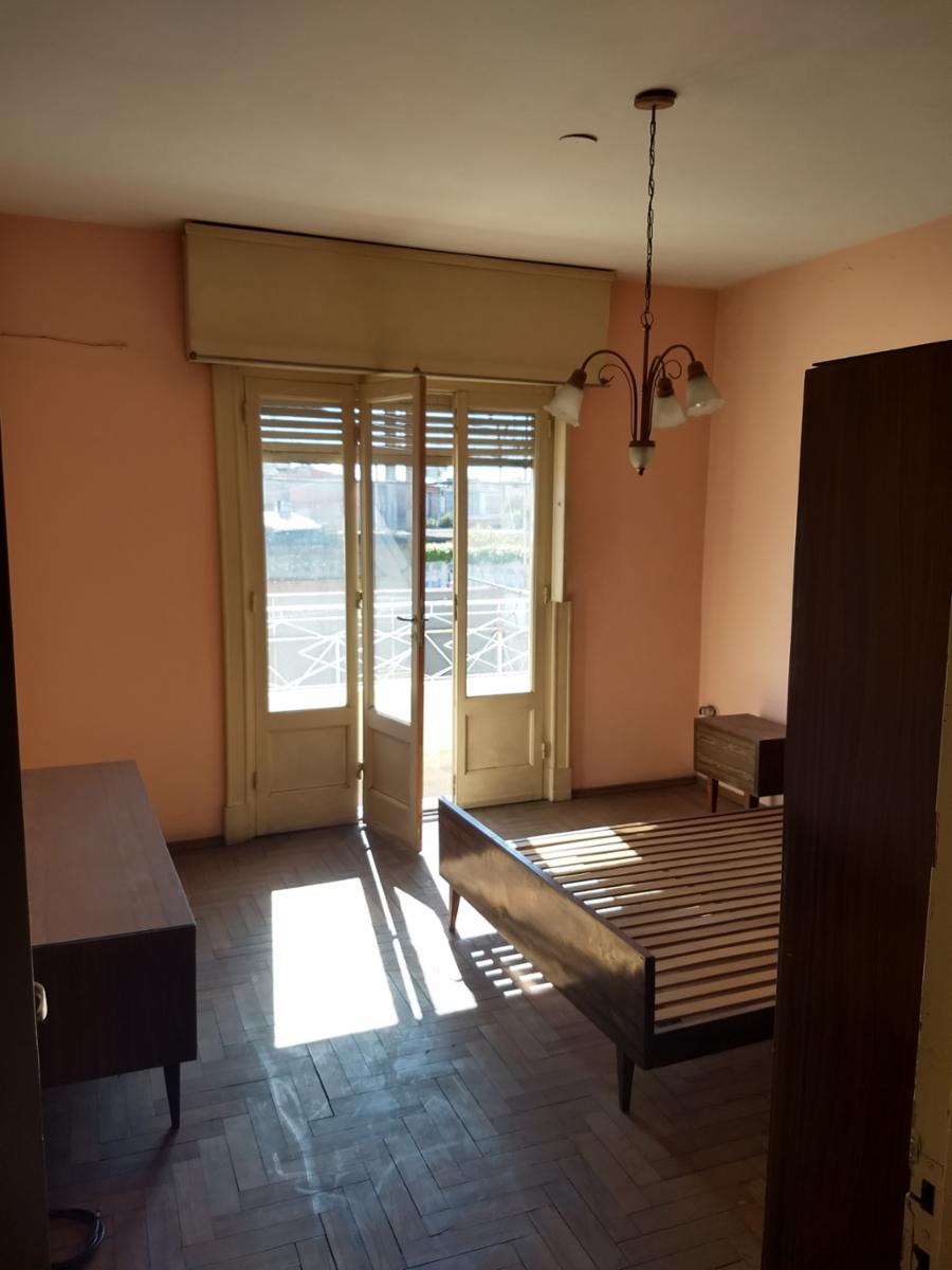 Venta de importante inmueble. Lote de 10 x 35. M2 totales 378. planta baja local grande con departamento de 4 ambientes en la planta alta. — foto 12