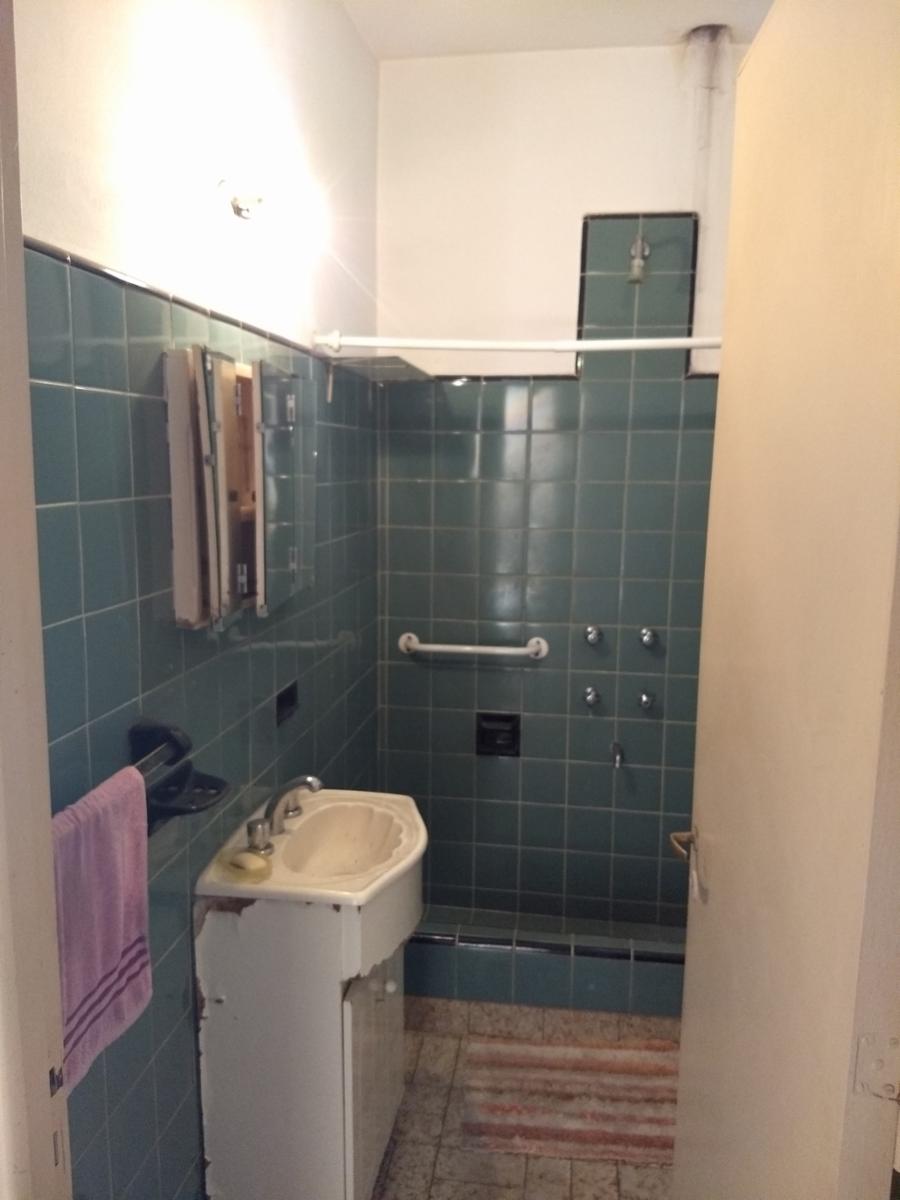 Venta de importante inmueble. Lote de 10 x 35. M2 totales 378. planta baja local grande con departamento de 4 ambientes en la planta alta. — foto 14