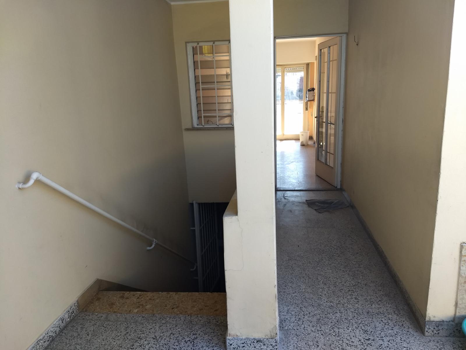 Venta de importante inmueble. Lote de 10 x 35. M2 totales 378. planta baja local grande con departamento de 4 ambientes en la planta alta. — foto 15