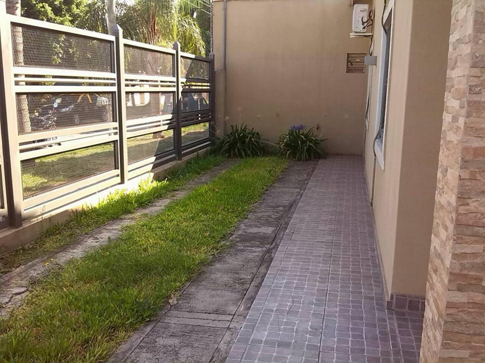 CHALET DE 3 AMBIENTES Y PH 2 AMBIENTES VILLA LUZURIAGA — foto 4