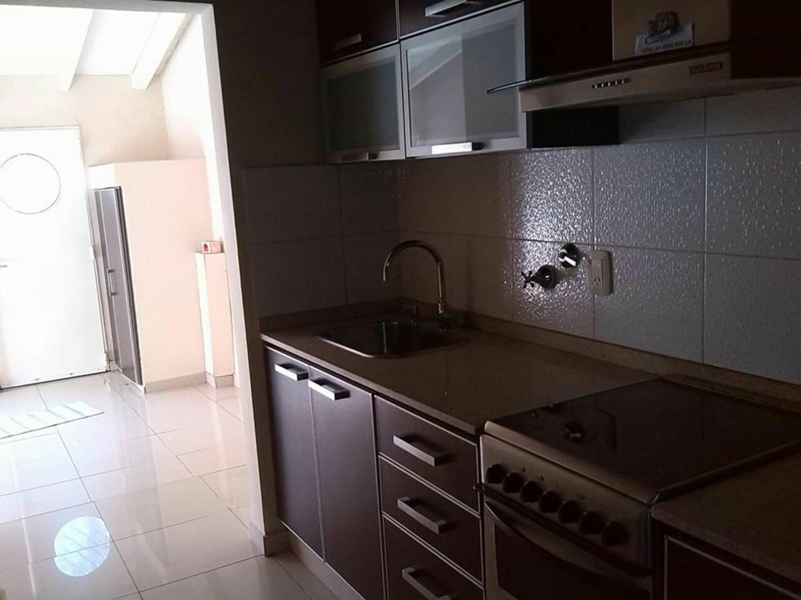 CHALET DE 3 AMBIENTES Y PH 2 AMBIENTES VILLA LUZURIAGA — foto 5