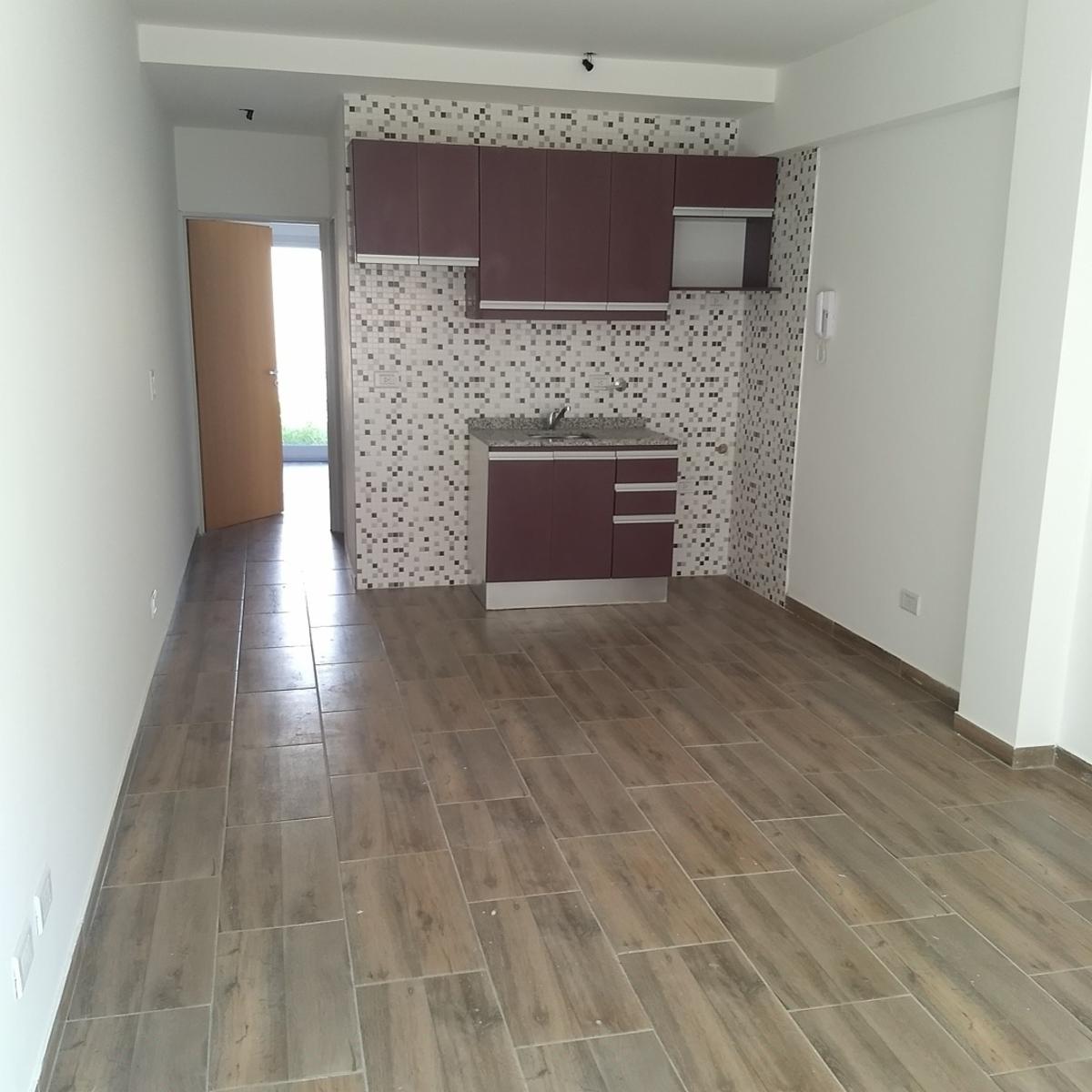 Venta de departamento 2 ambientes con cochera y patio Villa Luzuriaga — foto 4