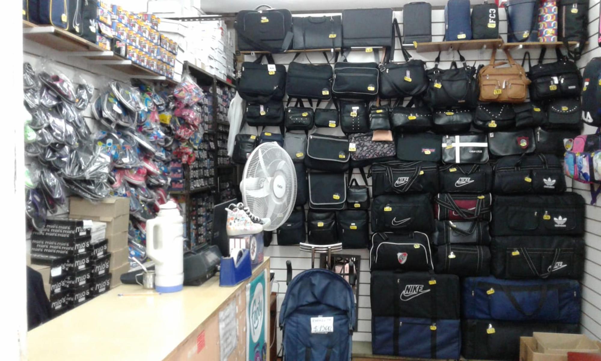 Venta de fondo de comercio marroquinería y zapatería — foto 10
