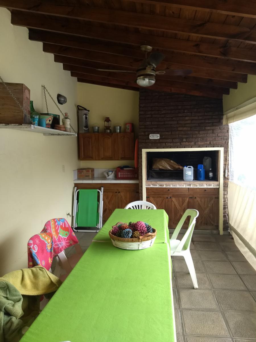 Venta chalet de 3 ambientes con piscina Barrio Marina