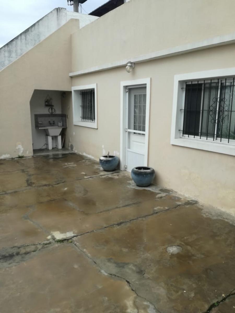 Venta de casa 3 ambientes Villa Luzuriaga — foto 2