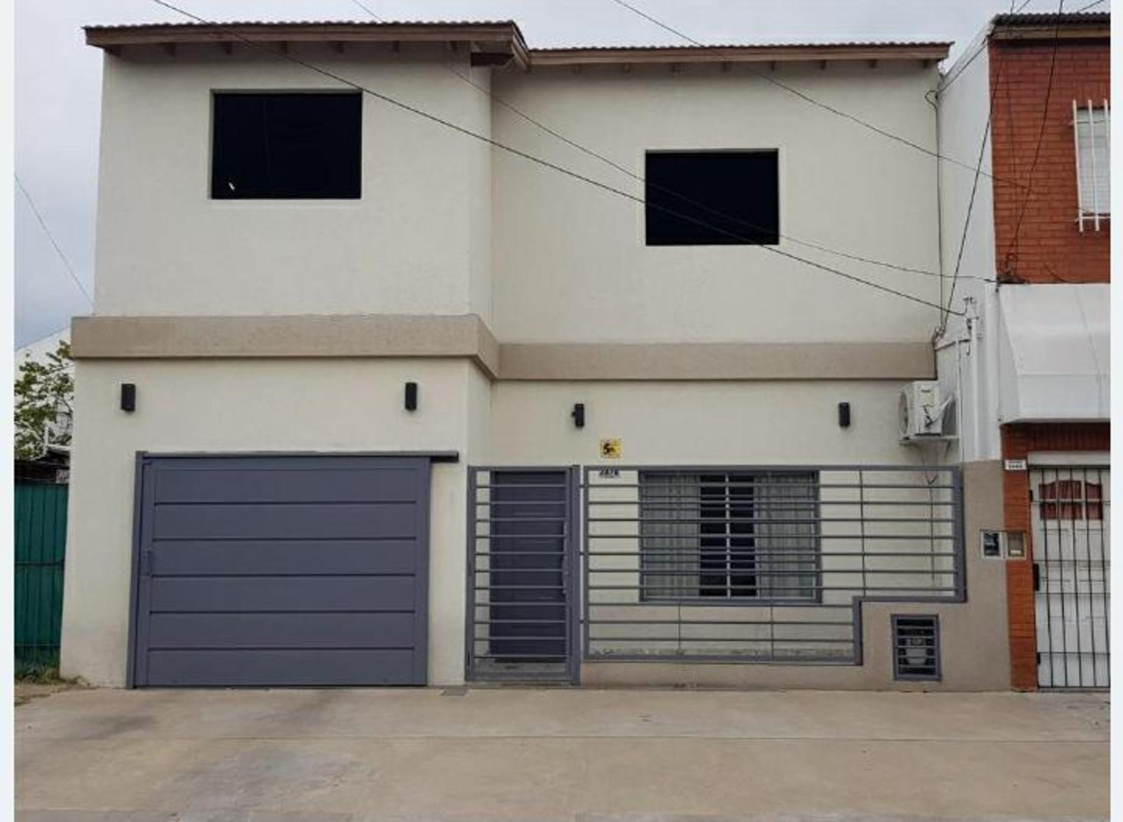 Venta de casa 5 ambientes Villa Luzuriaga