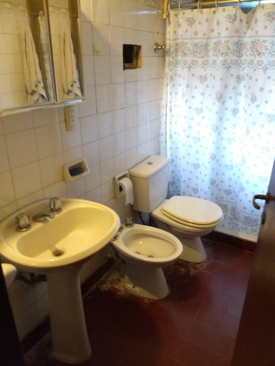 Venta de casa 5 ambientes con piscina San Justo — foto 5