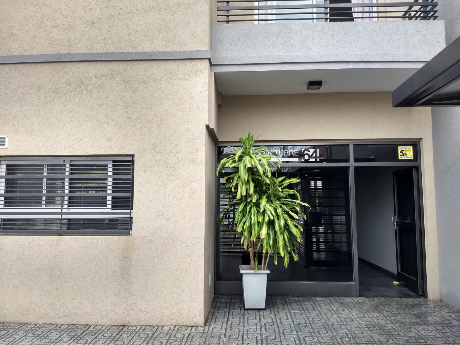 Venta departamento 2 ambientes planta baja con cochera Ramos Mejía — foto 3