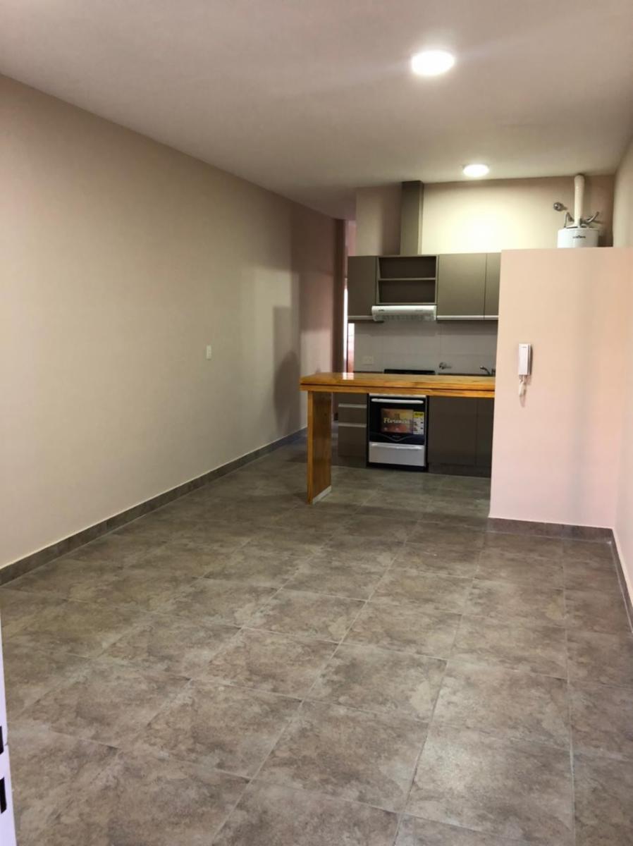 Venta departamento de 2 ambientes Luján Centro