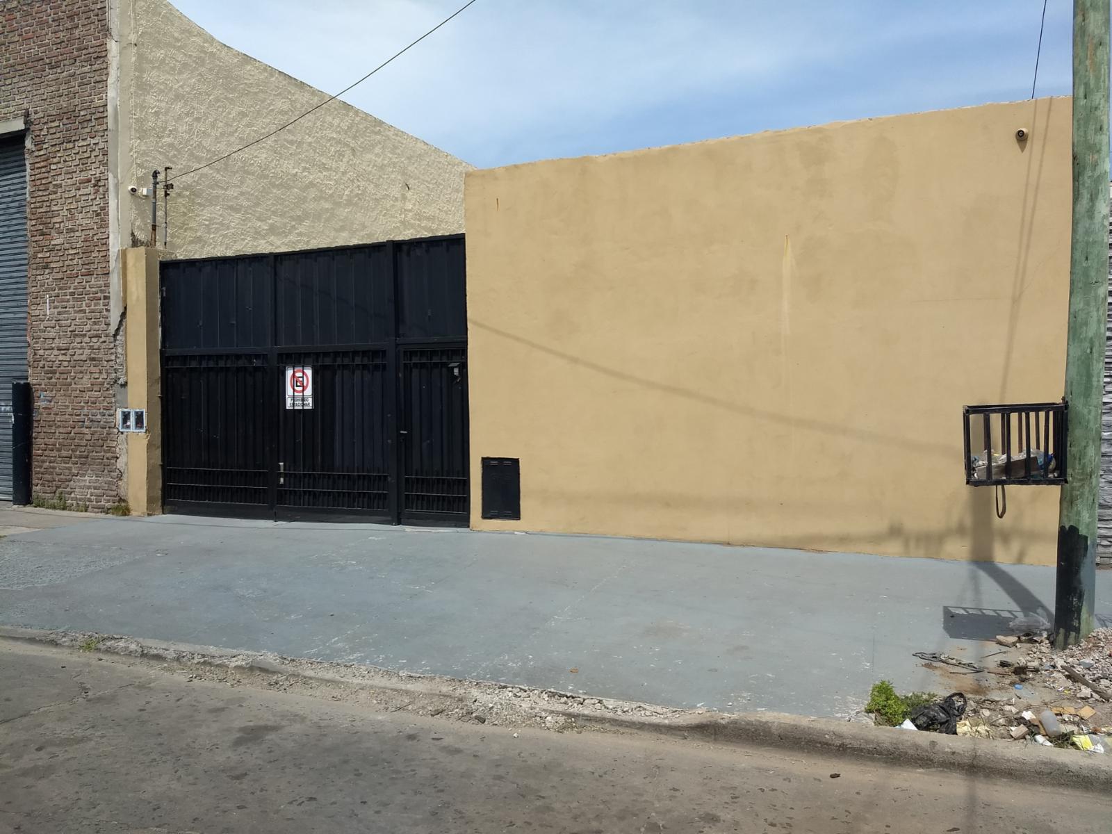 Venta de galpón La Tablada