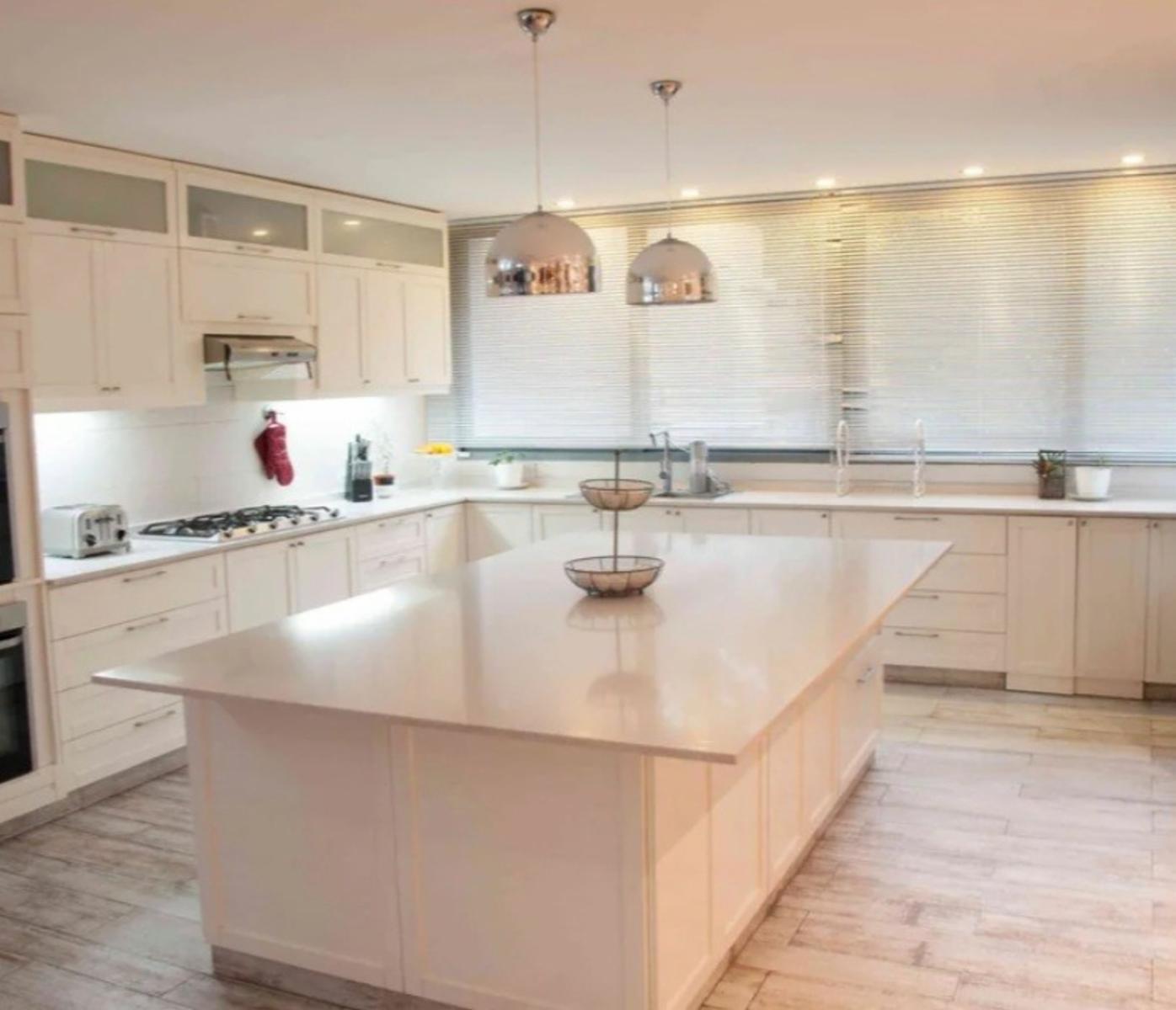Venta casa de categoria 5 ambientes Ramos Mejía