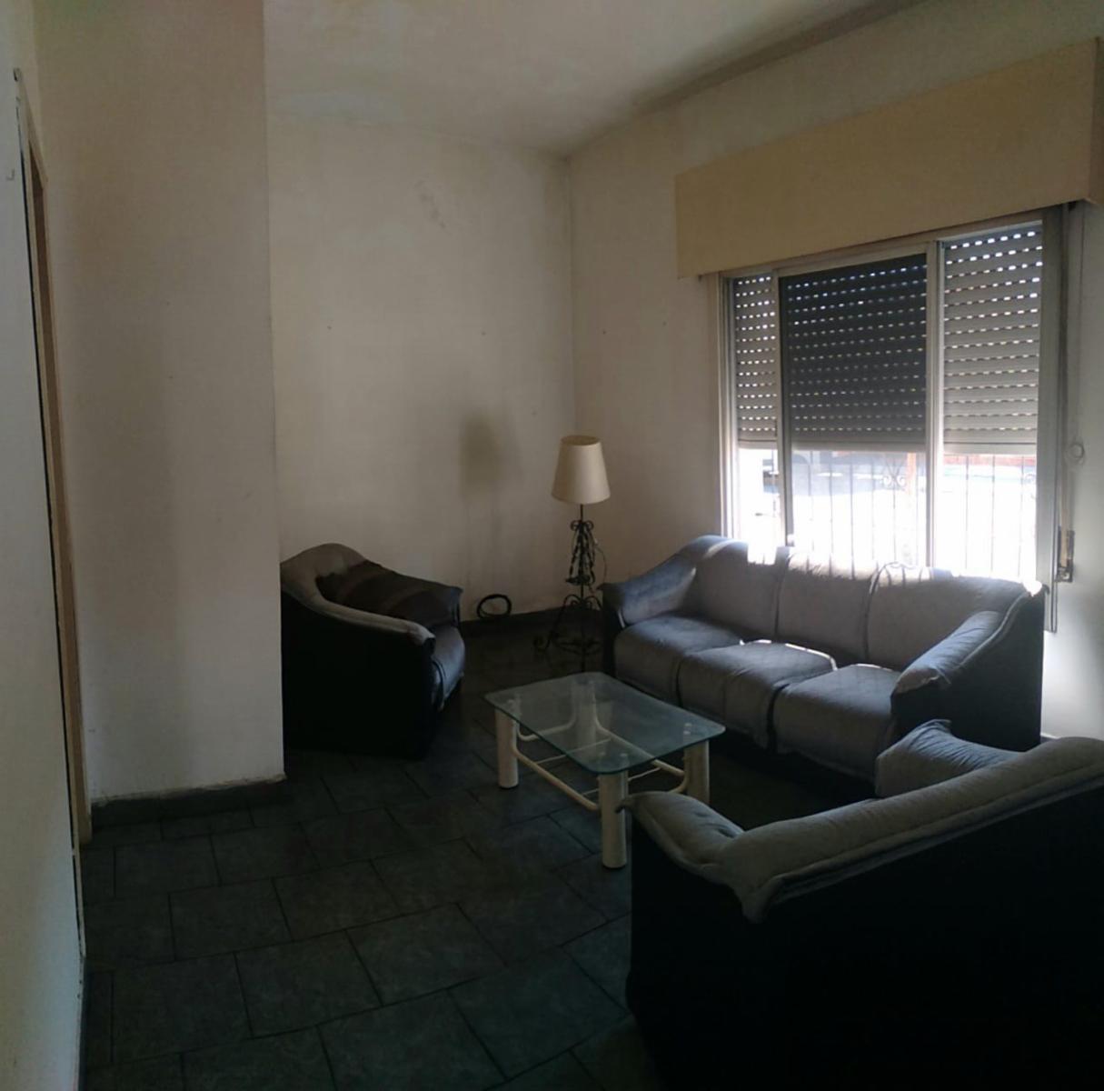 Venta de casa 5 ambientes Villa Luzuriaga — foto 2