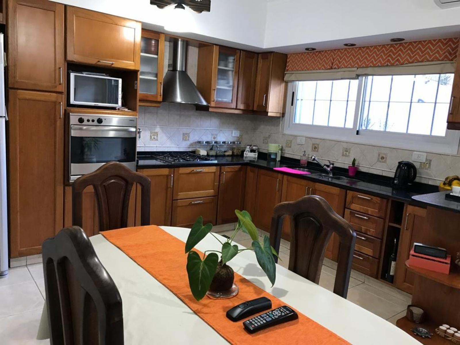 Venta de casa 5 ambientes Villa Luzuriaga — foto 5