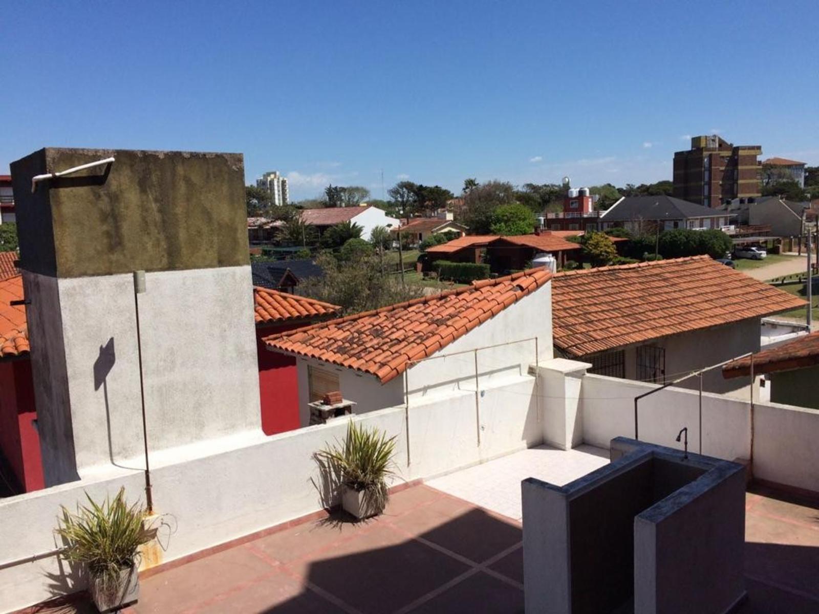 Venta departamento 2 ambientes con cochera a media cuadra del mar Villa Gesell — foto 12
