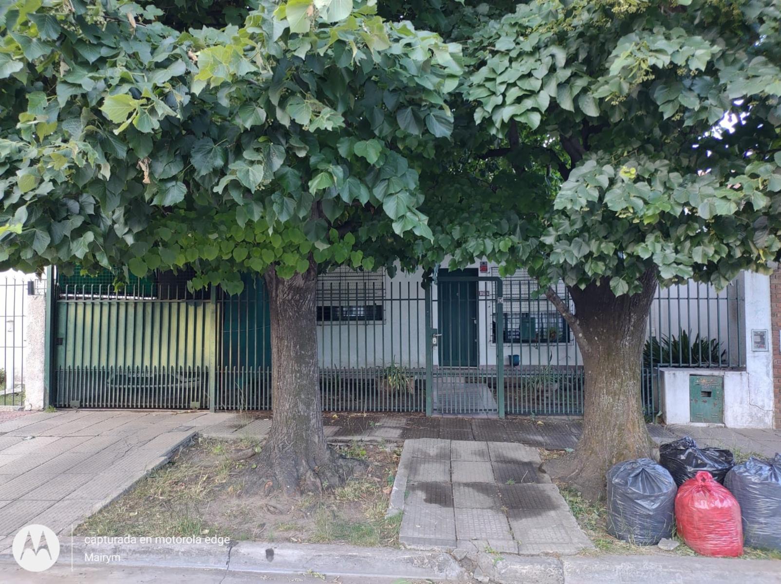 Venta / casa 4 ambientes / Lote 10 x 36 /Castelar — foto 2