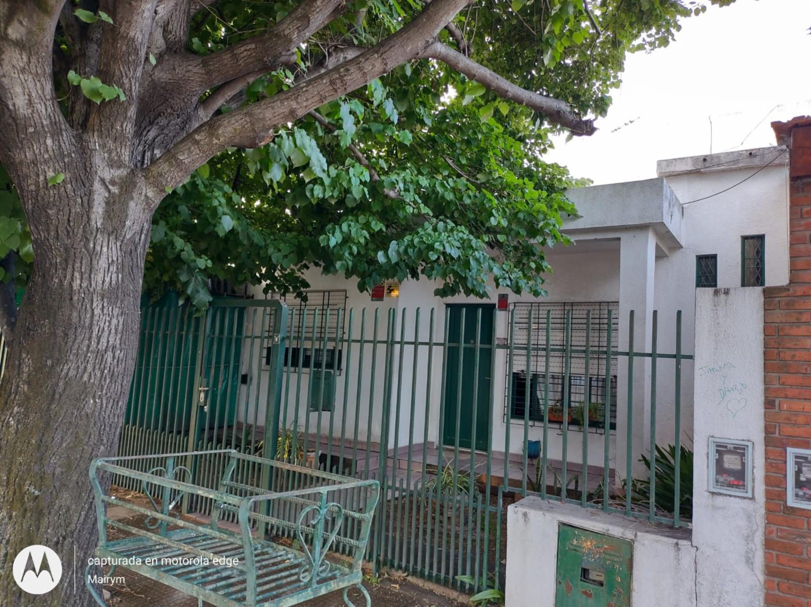 Venta / casa 4 ambientes / Lote 10 x 36 /Castelar — foto 3