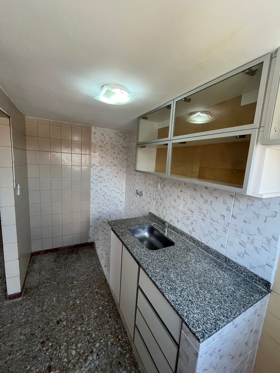 Alquiler departamento 3 ambientes Isidro Casanova - 9