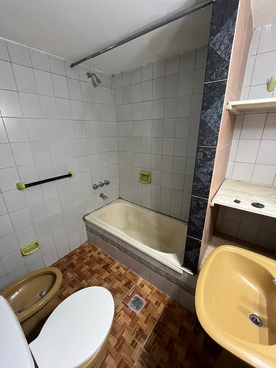 Alquiler departamento 3 ambientes Isidro Casanova - 24