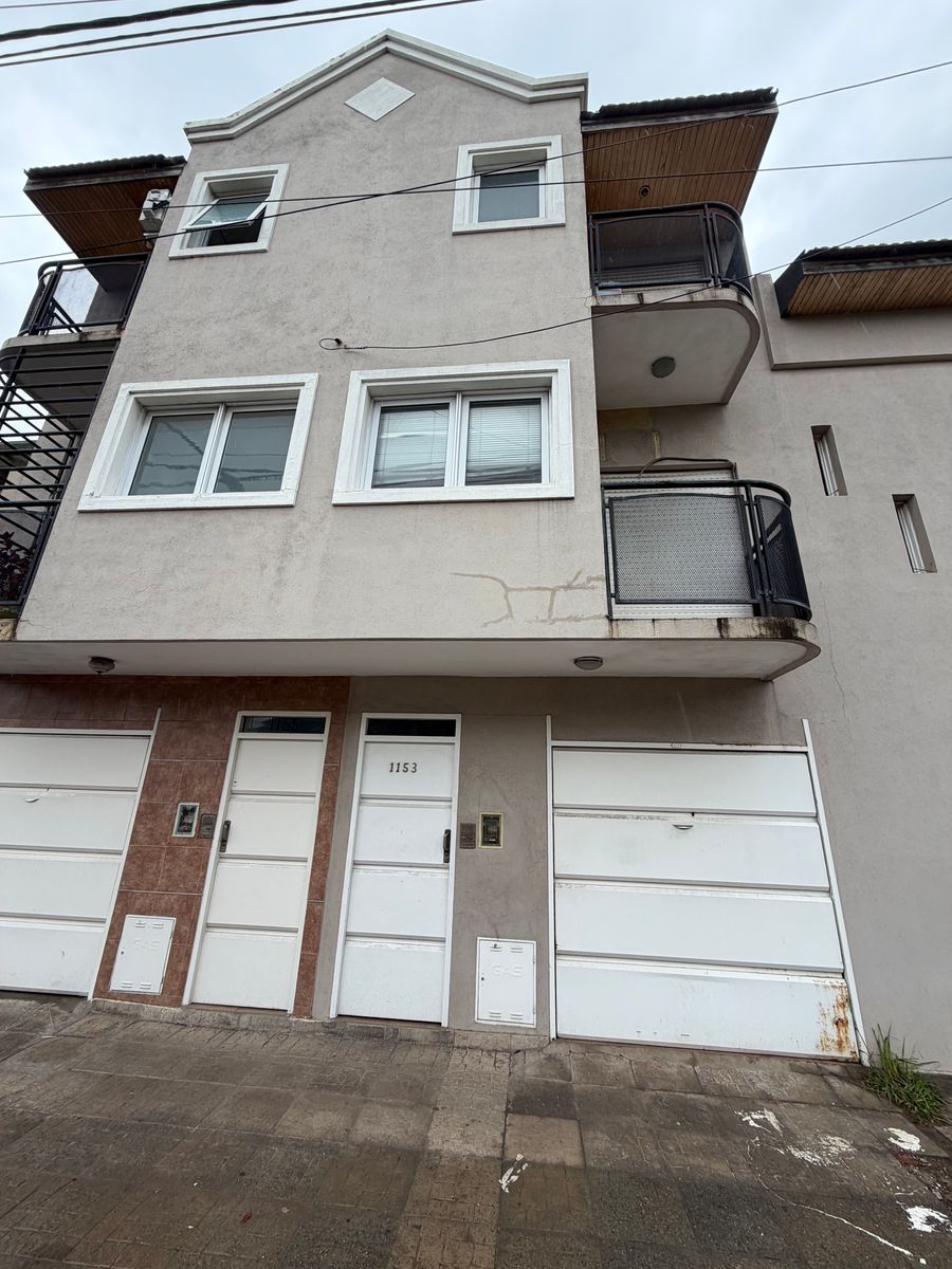 Alquiler triplex 3 ambientes cochera Ramos Mejia - 1
