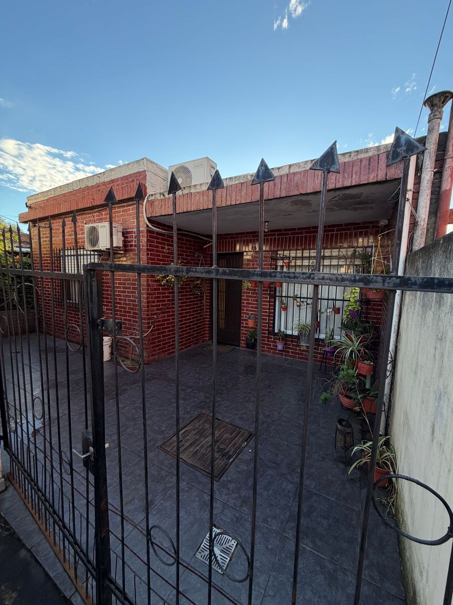 Venta casa Villa Luzuriaga - 2