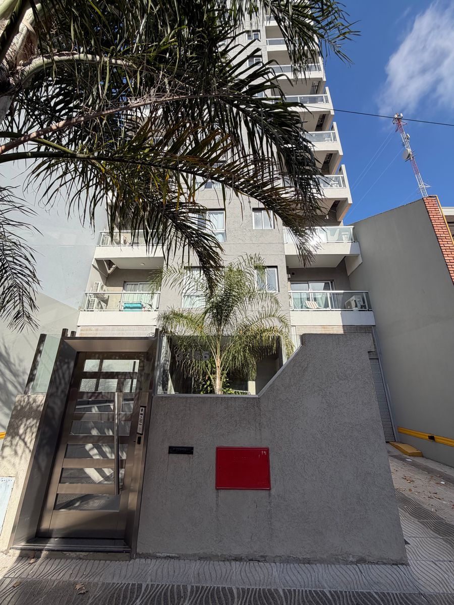 Venta gran departamento de 2 ambientes a estrenar San Justo - 2