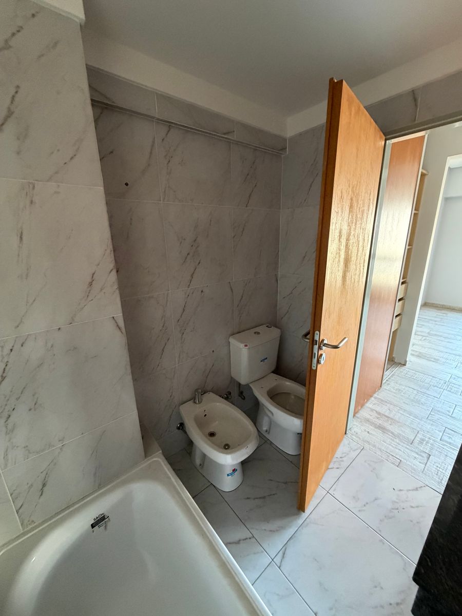 Venta gran departamento de 2 ambientes a estrenar San Justo - 8