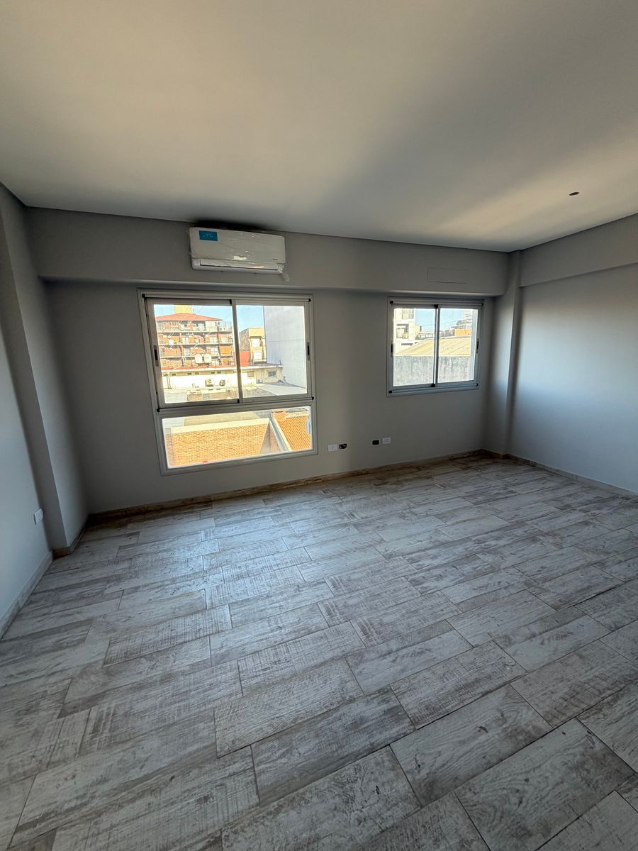 Venta gran departamento de 2 ambientes a estrenar San Justo - 17