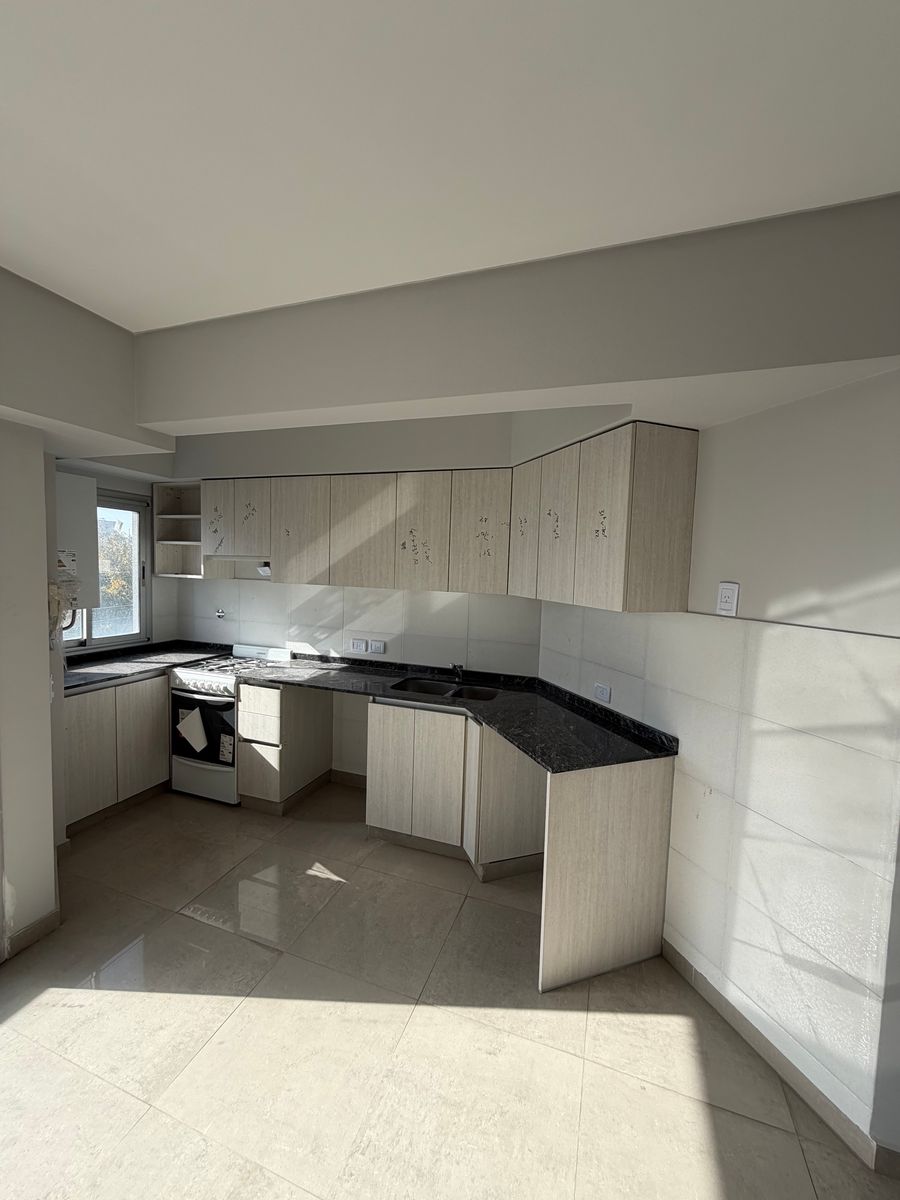 Venta gran departamento de 2 ambientes a estrenar San Justo - 23