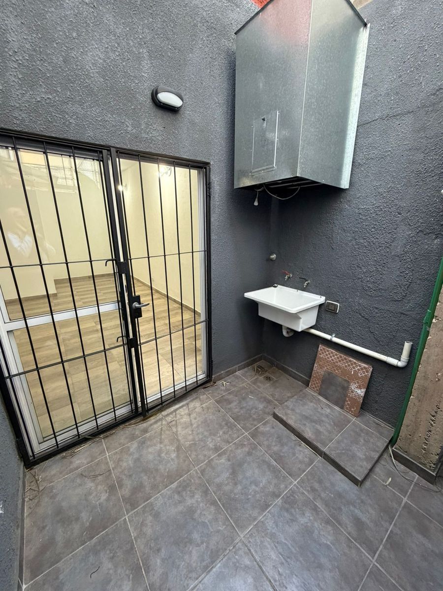 Venta pH 2 ambientes Haedo - 7