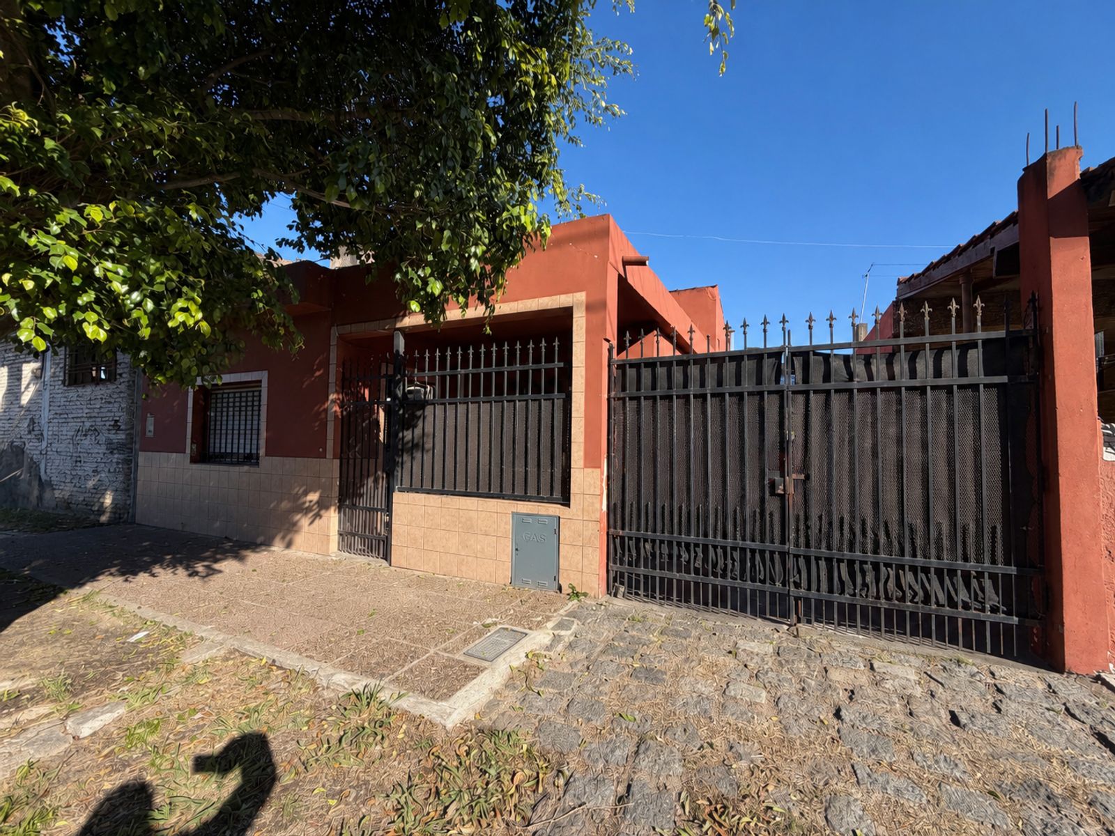 Venta casa Isidro Casanova zona cinco esquinas - 1