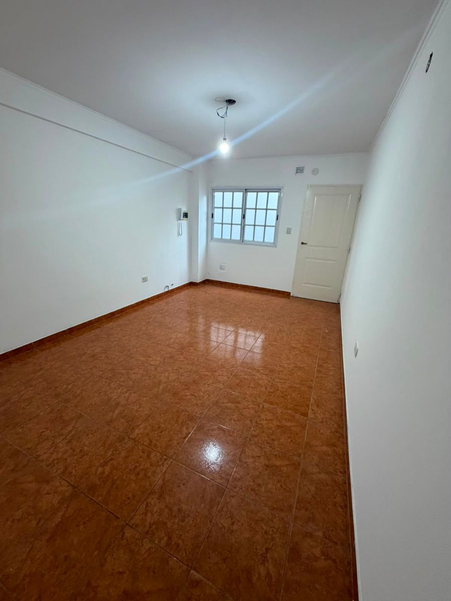 Alquiler duplex 3 ambientes Isidro Casanova - 2