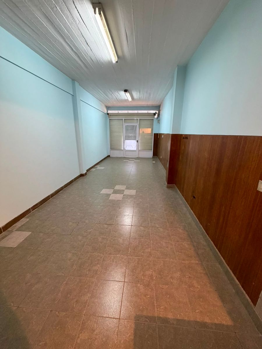 Alquiler local comercial Isidro Casanova - 6