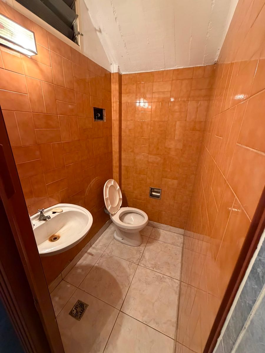 Alquiler local comercial Isidro Casanova - 10