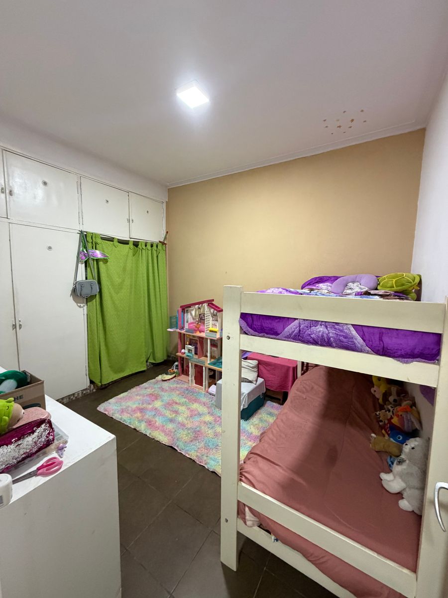 Venta casa y departamento Villa Luzuriaga - 2