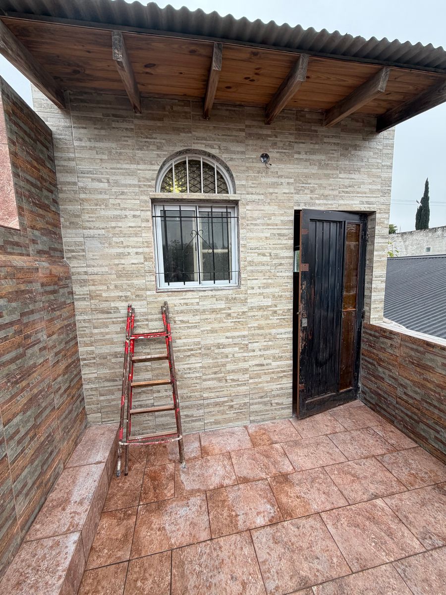 Venta casa y departamento Villa Luzuriaga - 20