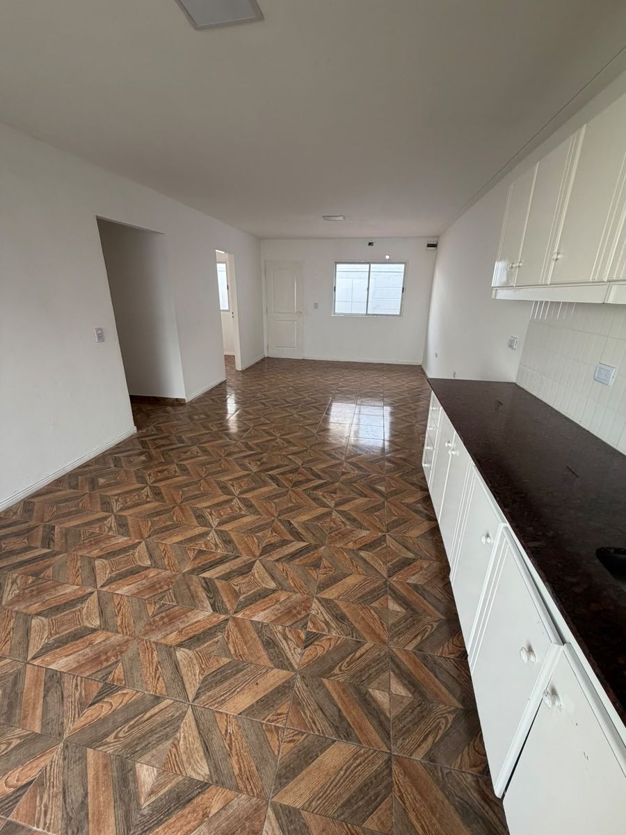 Alquiler pH 4 ambientes 2 patios Isidro Casanova - 2