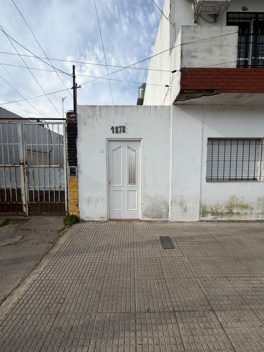 Alquiler pH 4 ambientes 2 patios Isidro Casanova - 6