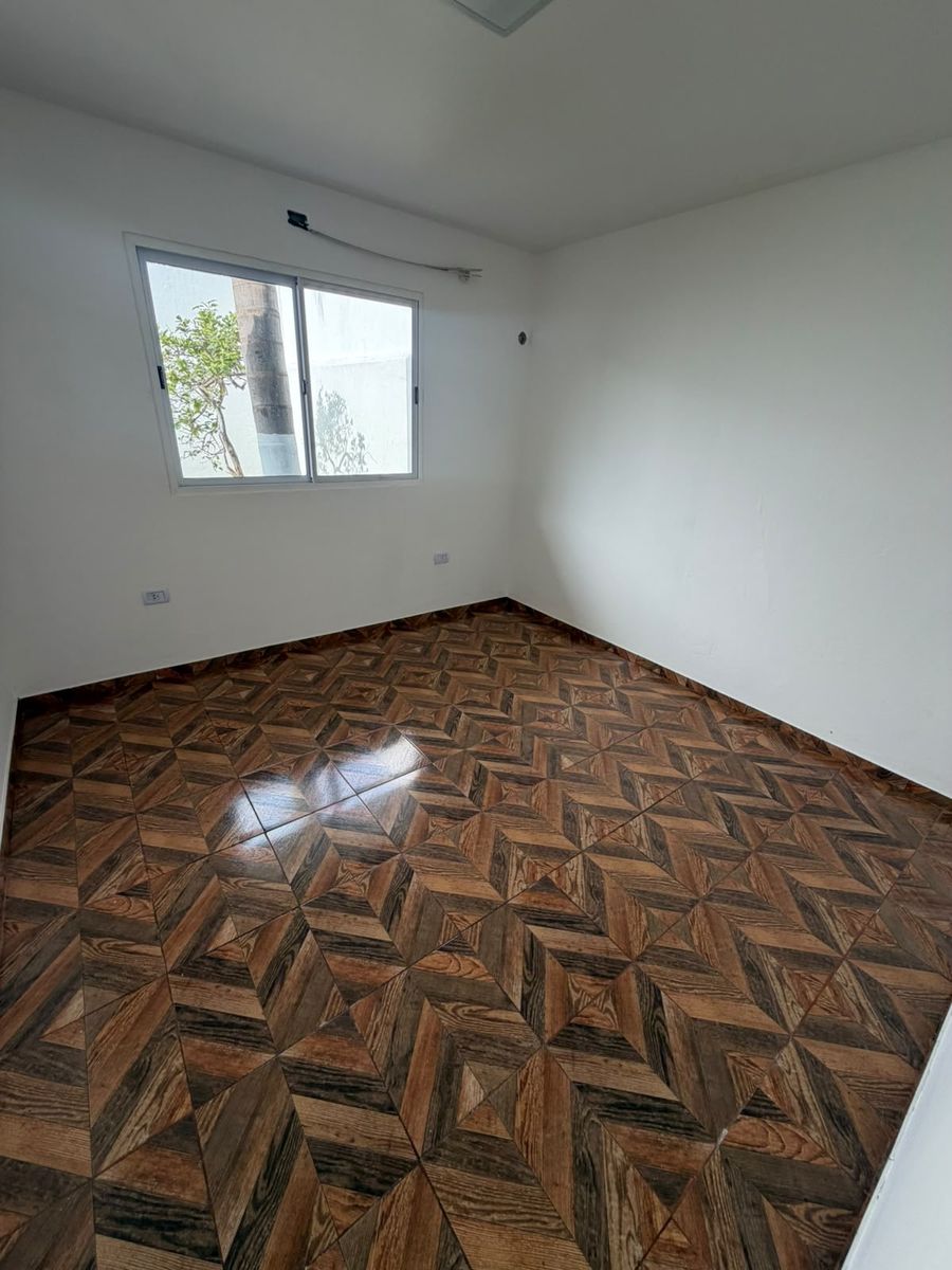 Alquiler pH 4 ambientes 2 patios Isidro Casanova - 12
