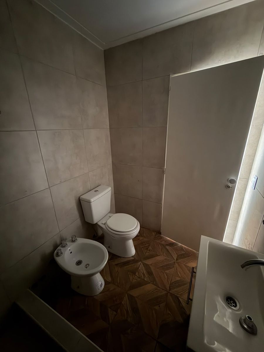 Alquiler pH 4 ambientes 2 patios Isidro Casanova - 13