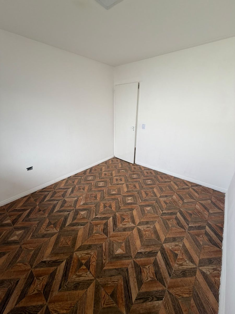 Alquiler pH 4 ambientes 2 patios Isidro Casanova - 17