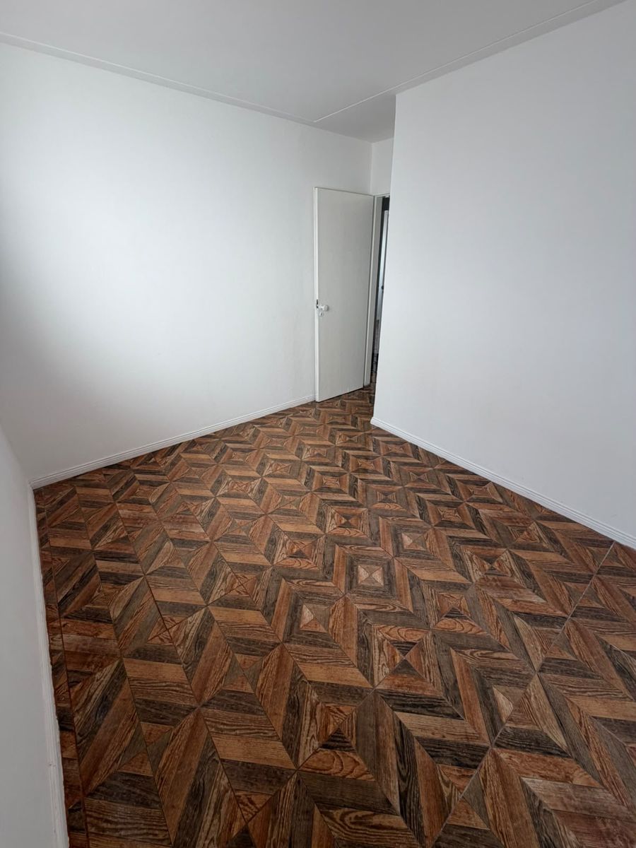 Alquiler pH 4 ambientes 2 patios Isidro Casanova - 18