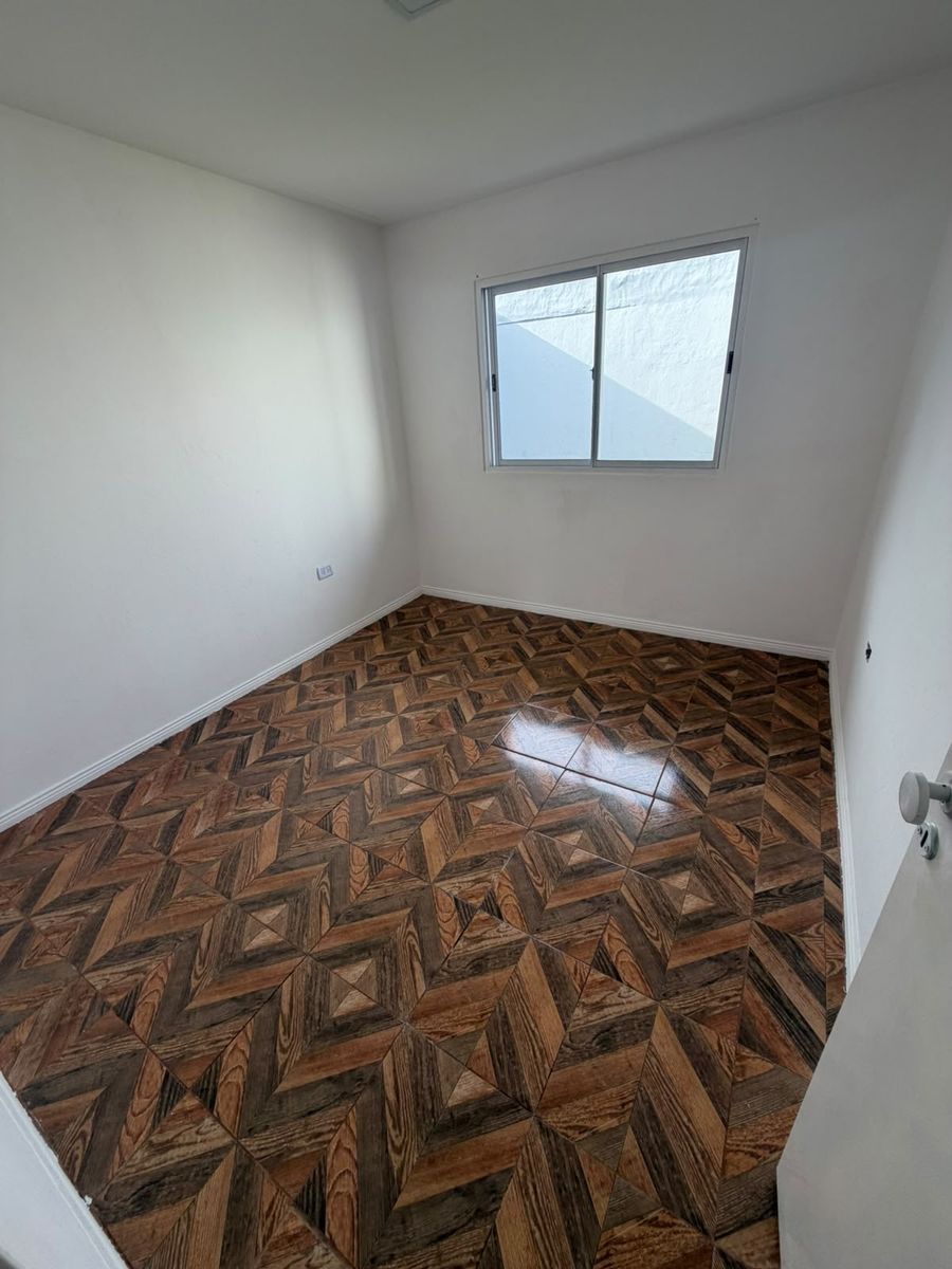 Alquiler pH 4 ambientes 2 patios Isidro Casanova - 19