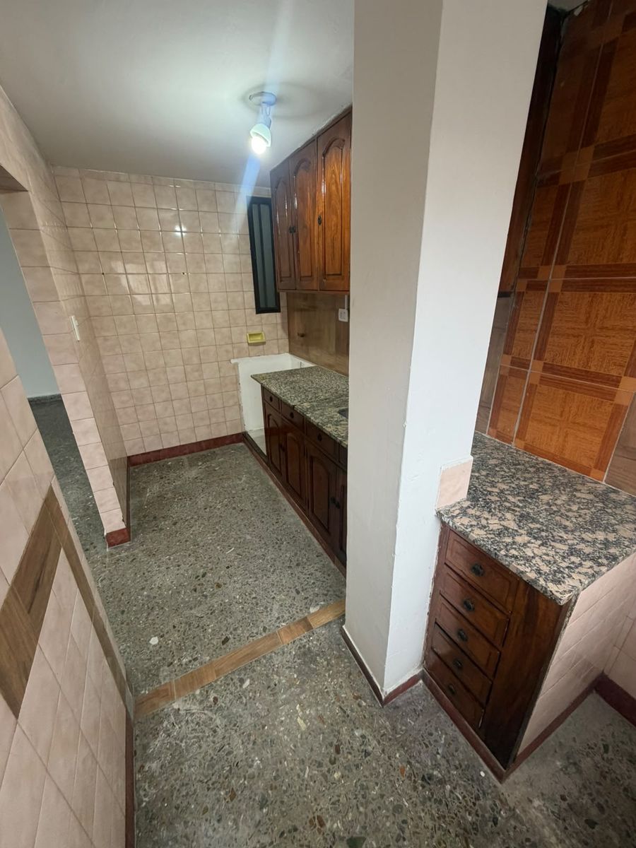 Alquiler departamento 3 ambientes Isidro Casanova — foto 3