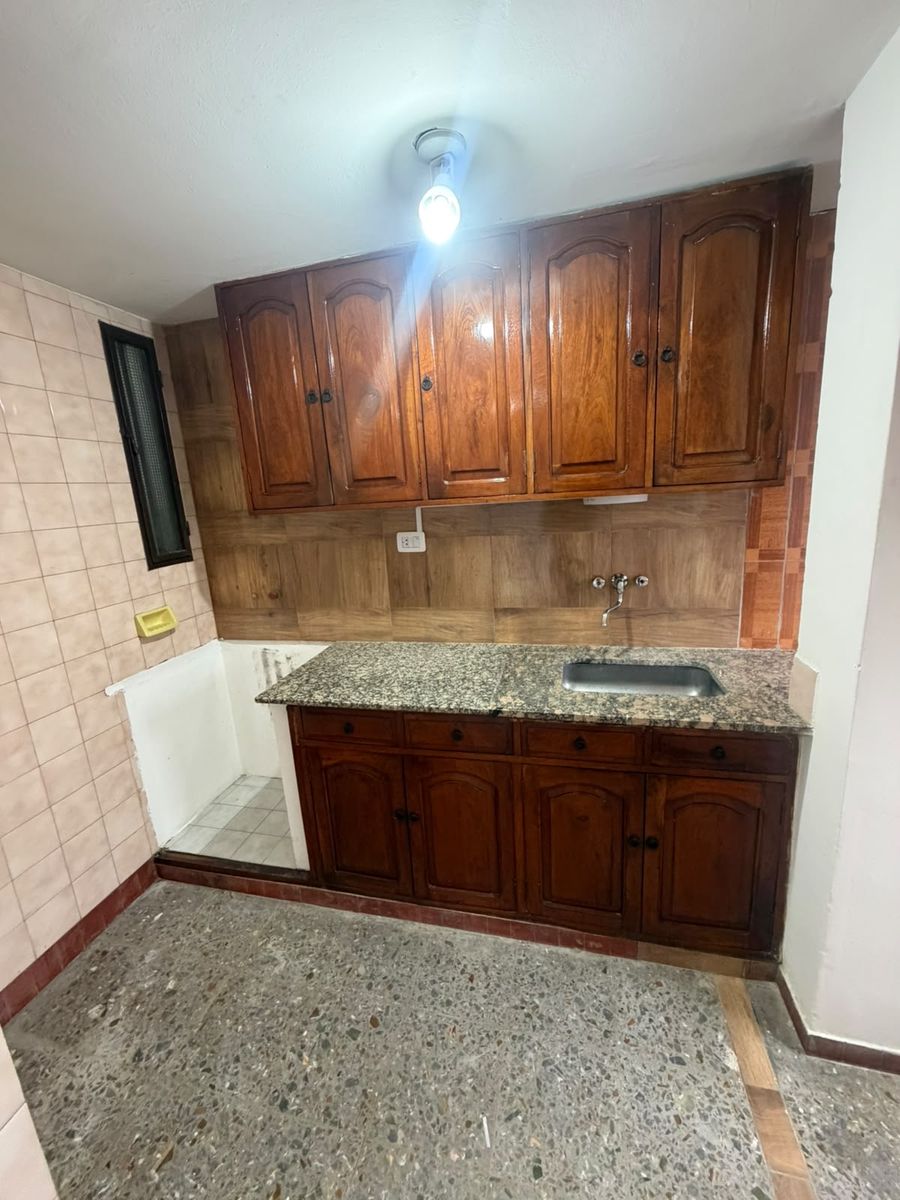 Alquiler departamento 3 ambientes Isidro Casanova — foto 4
